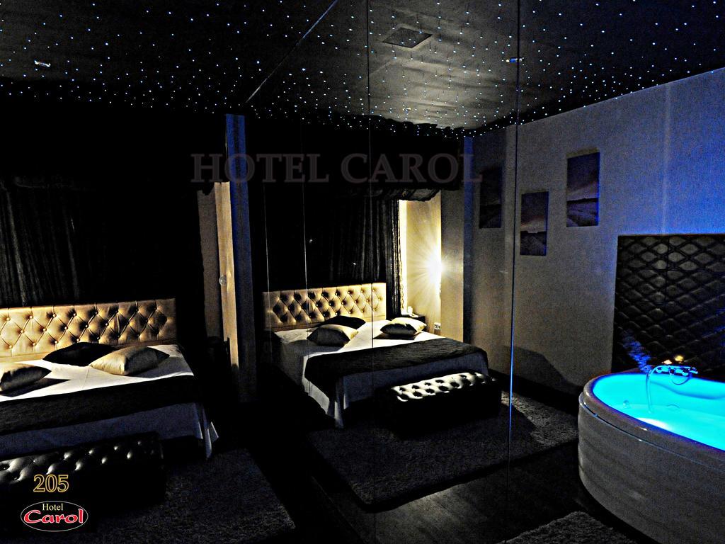 Carol Hotel Piraeus Exterior photo