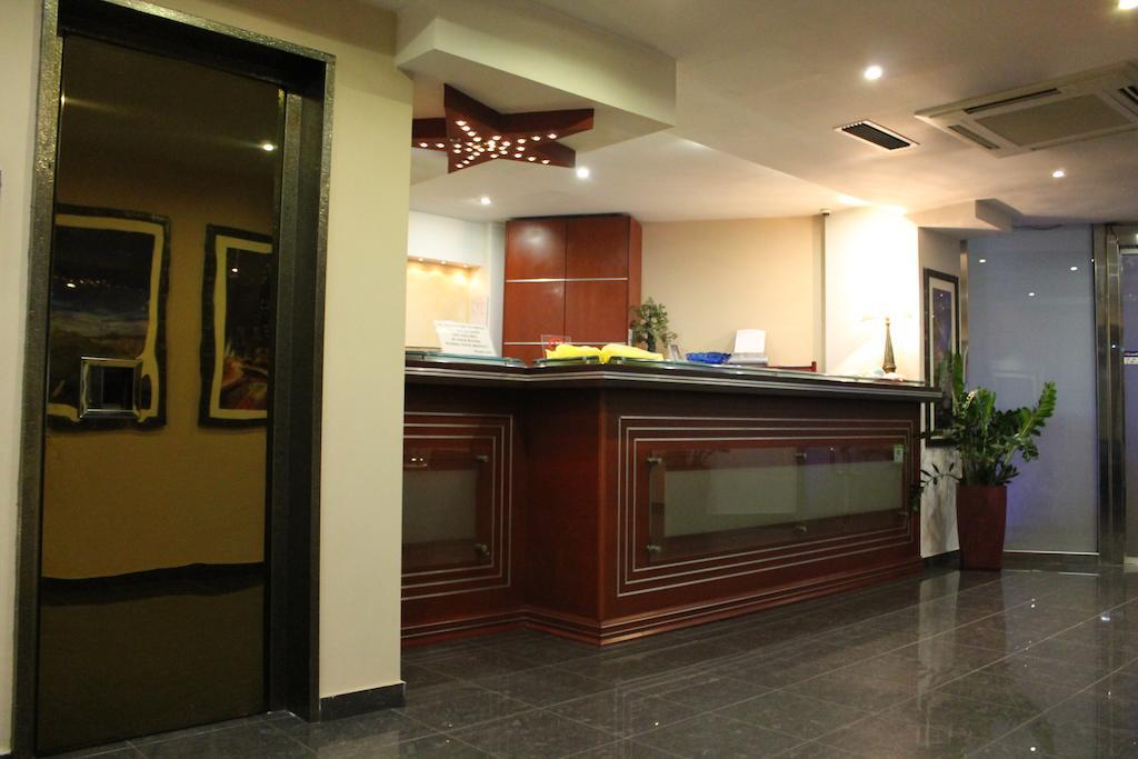 Carol Hotel Piraeus Exterior photo